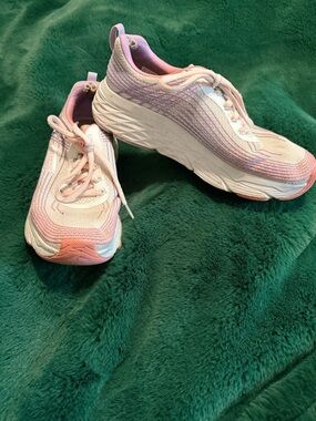 Women’s  Gradient Pink Lace-Up Platform Sneakers sketcher